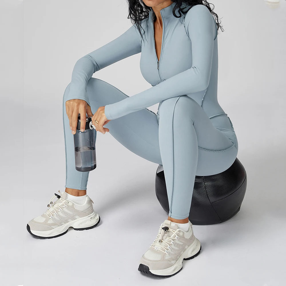 Long-sleeved jumpsuit, ideal for the gym, with a zipper, perfect for high-intensity workouts.